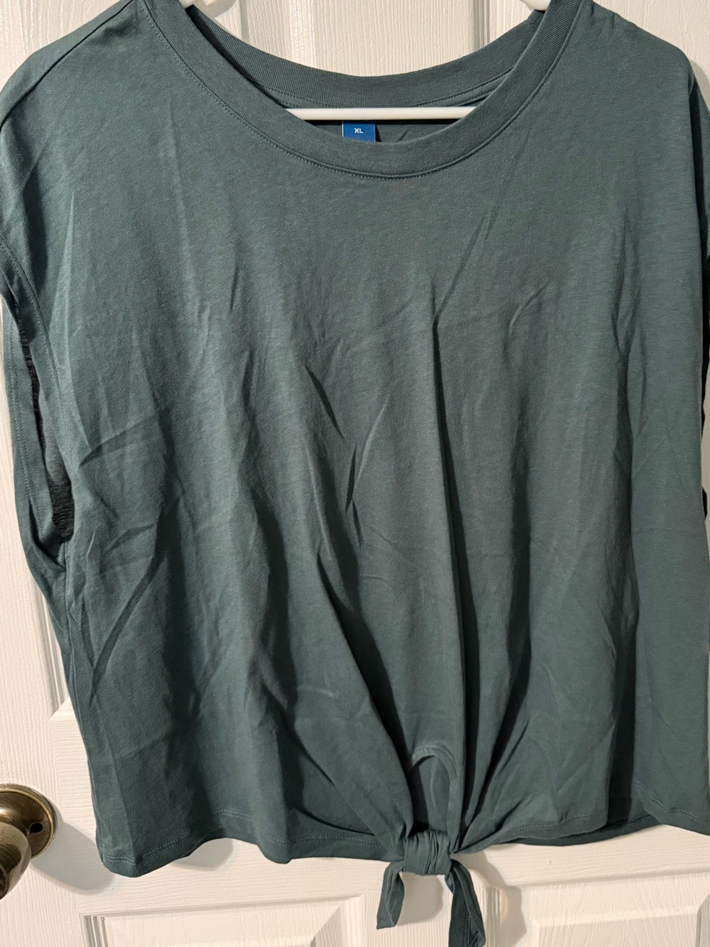 Old Navy Women’s Tie-Front Sleeveless Tee Teal